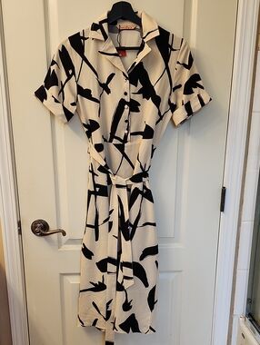 ✨️NWT✨️ Envogue Black and Cream Abstract Midi Shirt Dress, Size M